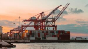 How Does Technology Strengthen the UAE’s Logistics Competitiveness