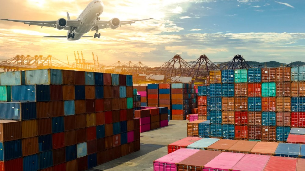 what role does logistics play in the uae economy